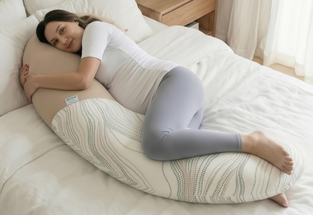 The Complete Guide to Choosing a Pregnancy Pow in 2026: Which Pillow Shape Will Actually Help You Sleep?