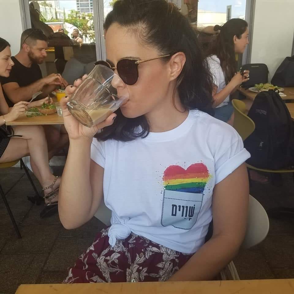 מחאה על חולצה